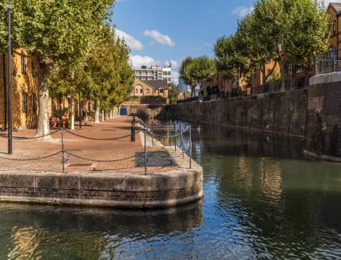 Top Streets & Key Areas in Wapping