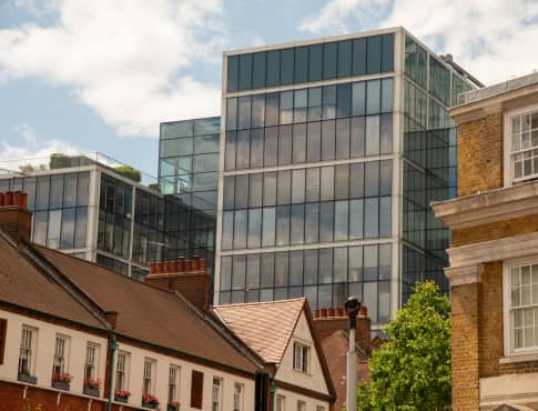 Top Streets and Notable Areas in Whitechapel
